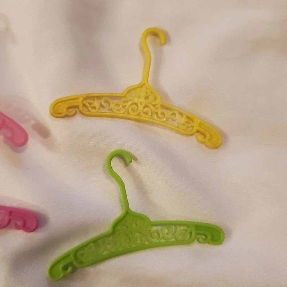 Lot of 4 Vintage Mattel Barbie Doll‎ Clothes Filigree Hangers Set Lot
